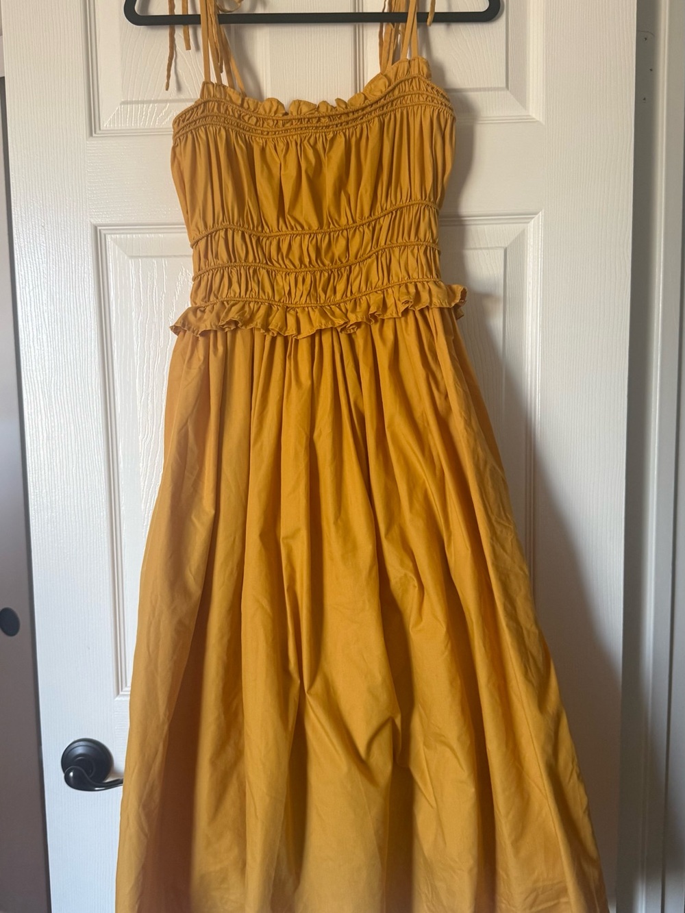 En Saison Haley Smocked Midi Dress in golden yellow - Picture 2 of 4